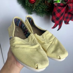 TOMS shoes